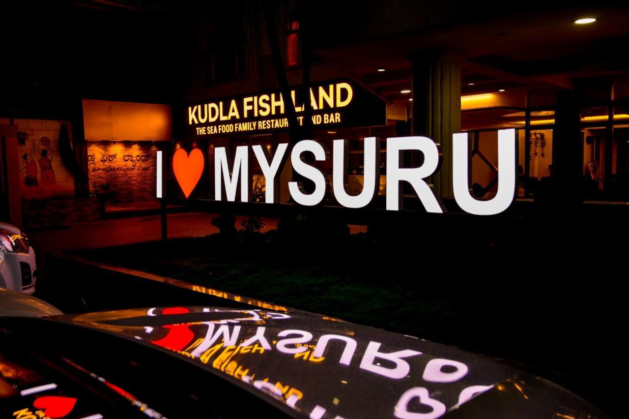 Maya'S Kings Kourt Mysore Esterno foto