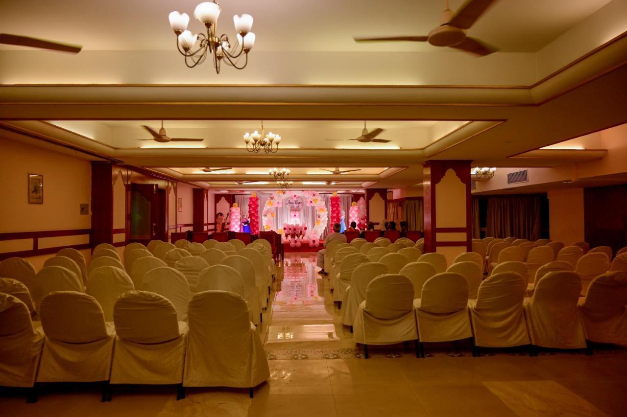 Maya'S Kings Kourt Mysore Esterno foto