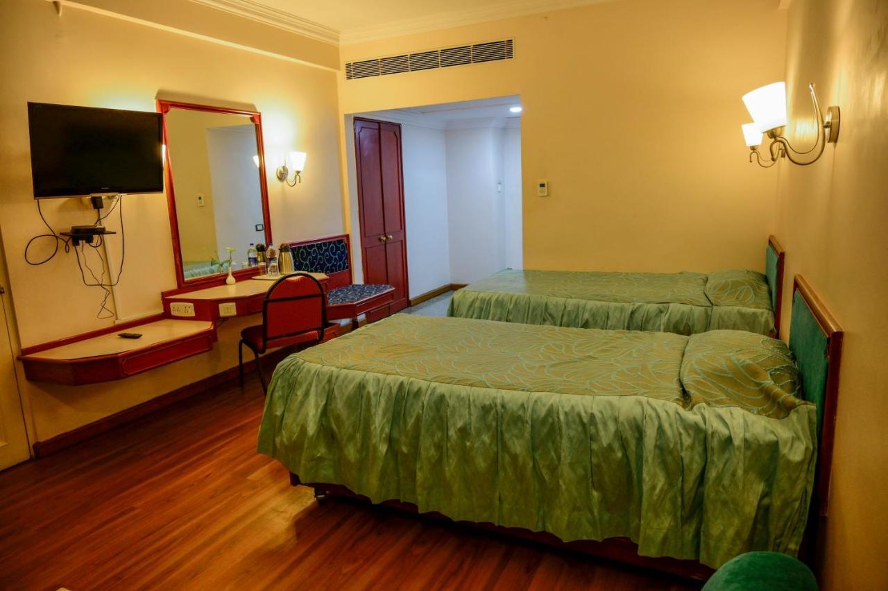 Maya'S Kings Kourt Mysore Esterno foto