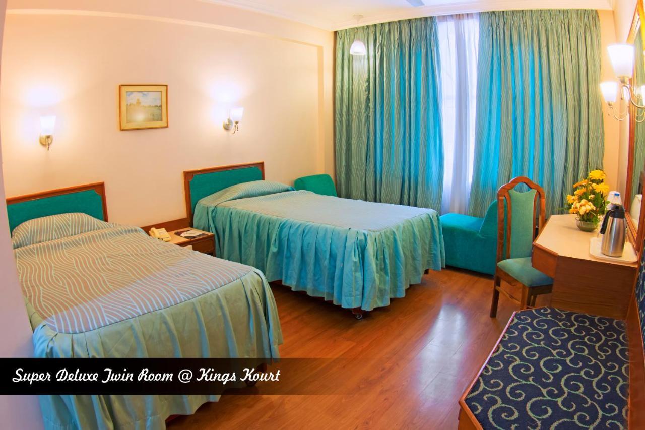 Maya'S Kings Kourt Mysore Esterno foto